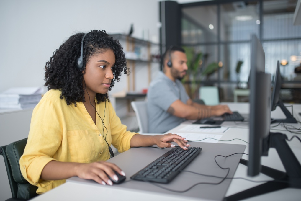 How to Volunteer for a Crisis Hotline: Knowing if it’s Right for You
